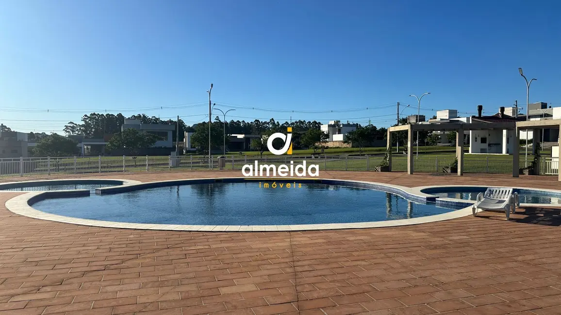 Casa com 3 quartos à venda, 200m2 em Camobi, Santa Maria - RS - imagem 4 Foto 4 de Casa com 3 quartos à venda, 200m2 em Camobi, Santa Maria - RS