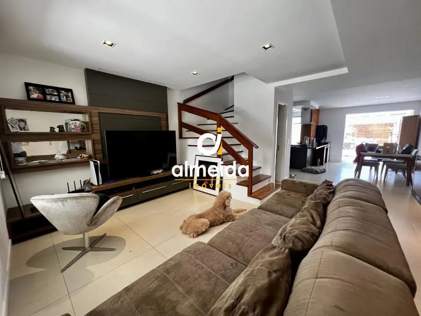 Casa com 4 quartos à venda, 171m2 em São José, Santa Maria - RS - imagem 1 Foto 1 de Casa com 4 quartos à venda, 171m2 em São José, Santa Maria - RS