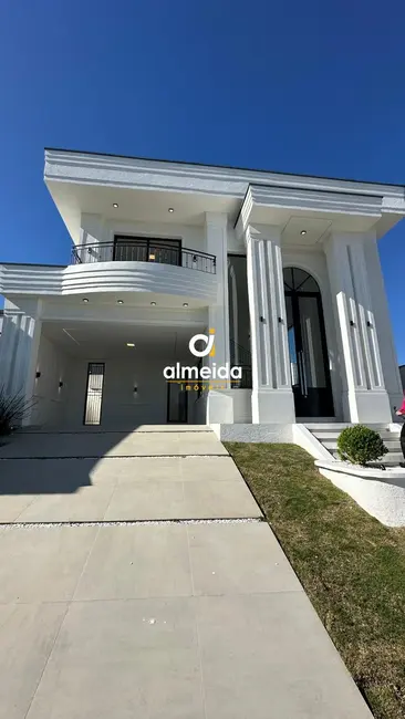 Casa com 3 quartos à venda, 215m2 em Tomazetti, Santa Maria - RS - imagem 5 Foto 5 de Casa com 3 quartos à venda, 215m2 em Tomazetti, Santa Maria - RS