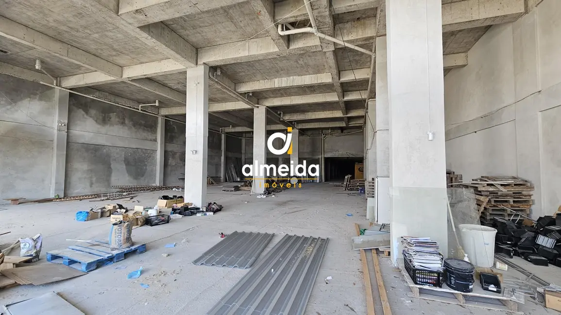 Foto 4 de Loja com 1 quarto para alugar, 926m2 em Camobi, Santa Maria - RS