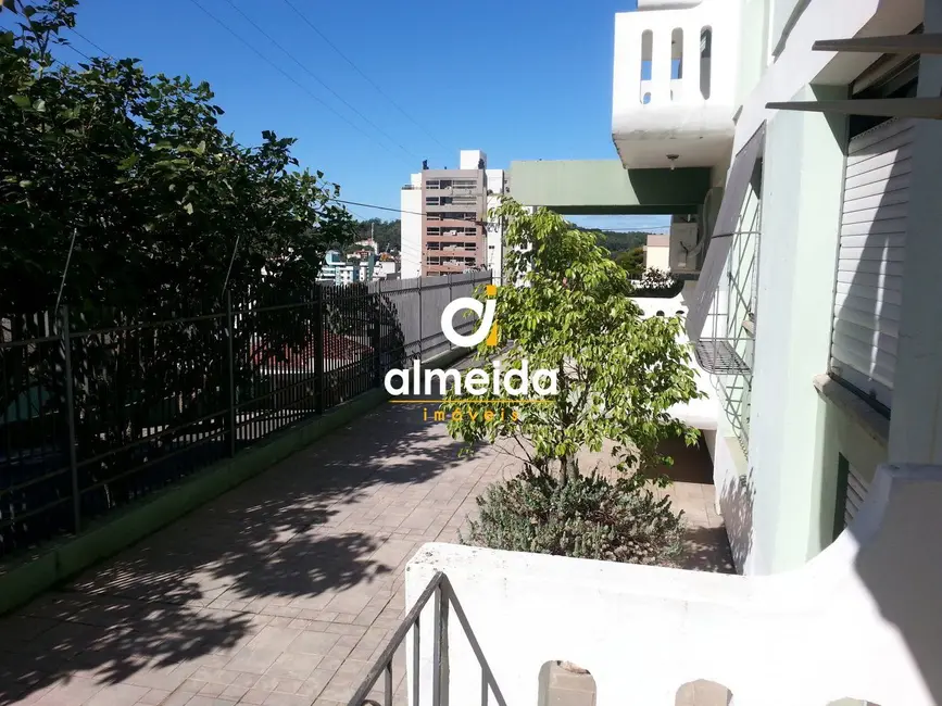 Foto 5 de Apartamento com 2 quartos para alugar, 86m2 em Nossa Senhora de Lourdes, Santa Maria - RS