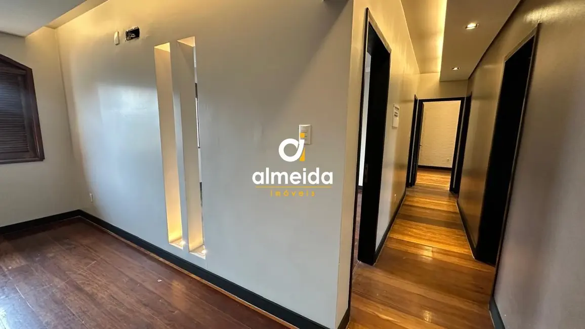 Casa com 3 quartos à venda, 220m2 em Nossa Senhora de Lourdes, Santa Maria - RS - imagem 8 Foto 8 de Casa com 3 quartos à venda, 220m2 em Nossa Senhora de Lourdes, Santa Maria - RS