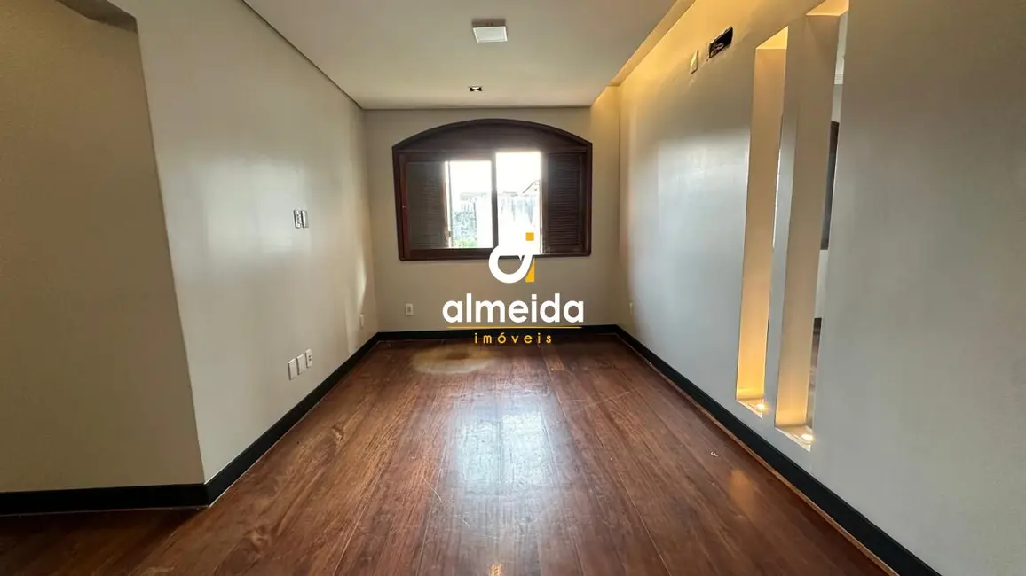 Casa com 3 quartos à venda, 220m2 em Nossa Senhora de Lourdes, Santa Maria - RS - imagem 7 Foto 7 de Casa com 3 quartos à venda, 220m2 em Nossa Senhora de Lourdes, Santa Maria - RS