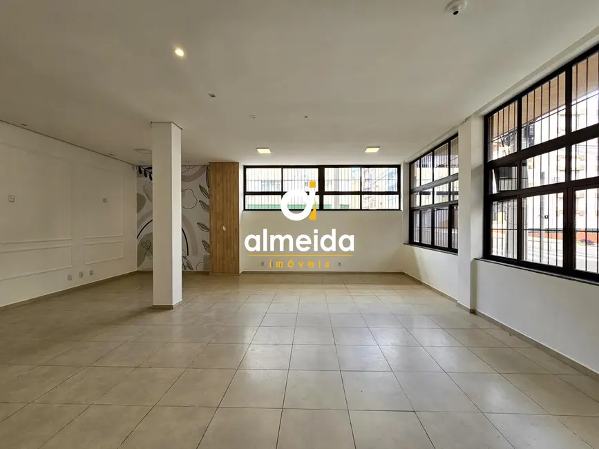 Sala Comercial com 2 quartos para alugar, 186m2 em Centro, Santa Maria - RS - imagem 1 Foto 1 de Sala Comercial com 2 quartos para alugar, 186m2 em Centro, Santa Maria - RS