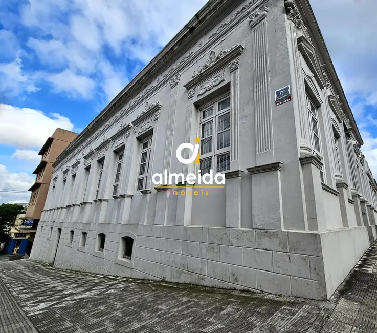Sala Comercial com 14 quartos para alugar, 739m2 em Centro, Santa Maria - RS - imagem 1 Foto 1 de Sala Comercial com 14 quartos para alugar, 739m2 em Centro, Santa Maria - RS