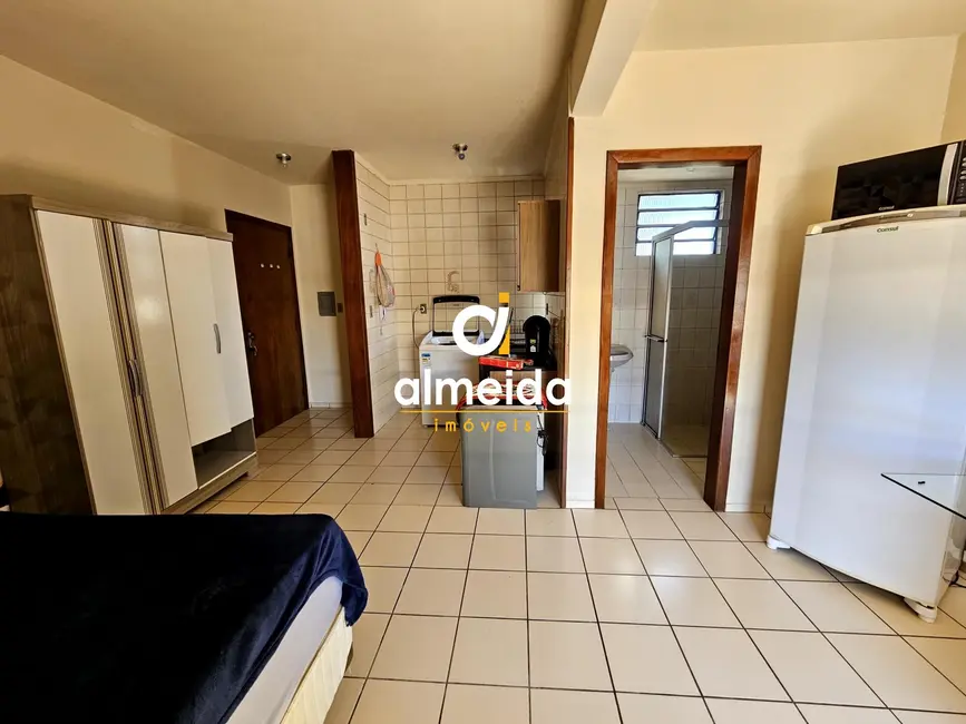 Foto 9 de Kitnet para alugar, 28m2 em Nossa Senhora de Fátima, Santa Maria - RS
