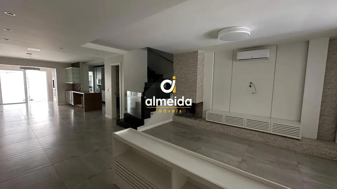 Foto 1 de Casa com 3 quartos à venda, 172m2 em São José, Santa Maria - RS