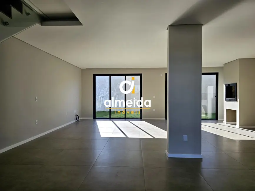 Foto 3 de Casa com 3 quartos à venda, 166m2 em Camobi, Santa Maria - RS