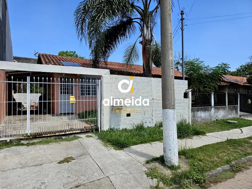 Foto 1 de Casa com 2 quartos à venda, 40m2 em Diácono João Luiz Pozzobon, Santa Maria - RS