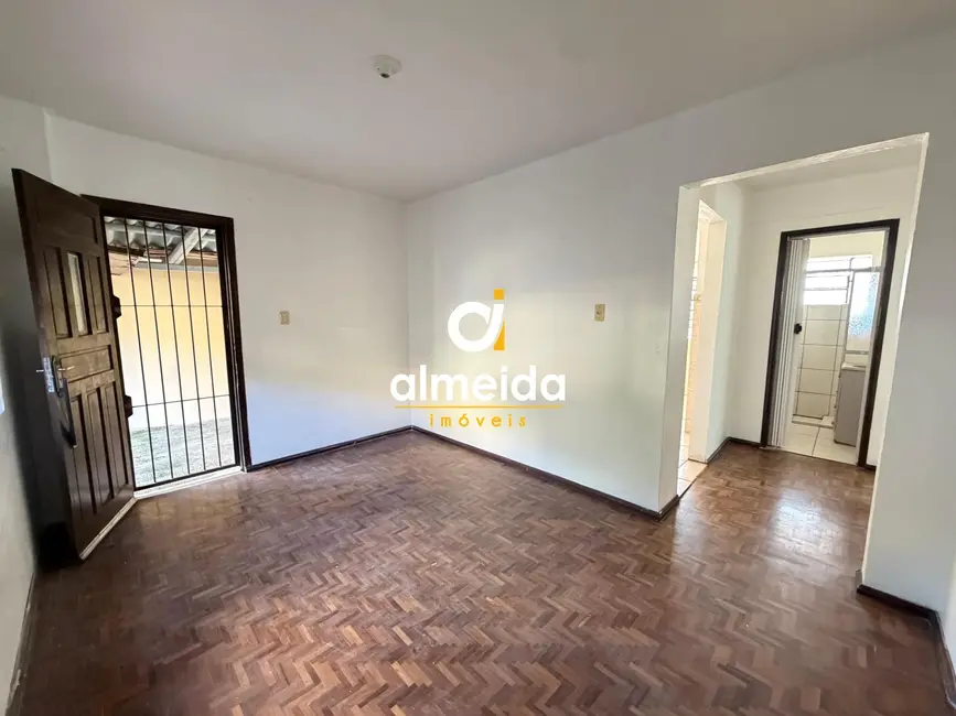 Casa com 3 quartos para alugar, 137m2 em Nossa Senhora de Lourdes, Santa Maria - RS - imagem 2 Foto 2 de Casa com 3 quartos para alugar, 137m2 em Nossa Senhora de Lourdes, Santa Maria - RS