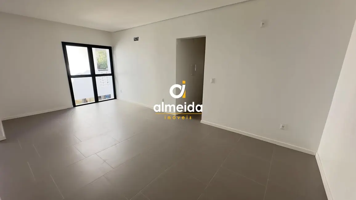 Foto 2 de Apartamento com 2 quartos à venda, 74m2 em Camobi, Santa Maria - RS