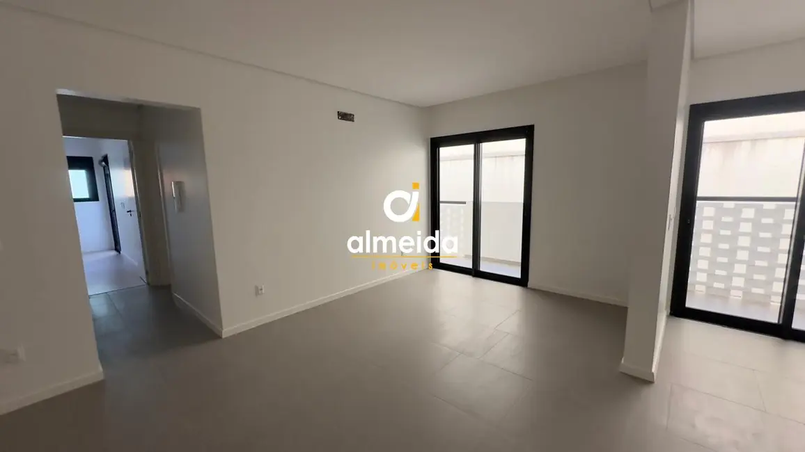 Foto 3 de Apartamento com 2 quartos à venda, 92m2 em Camobi, Santa Maria - RS