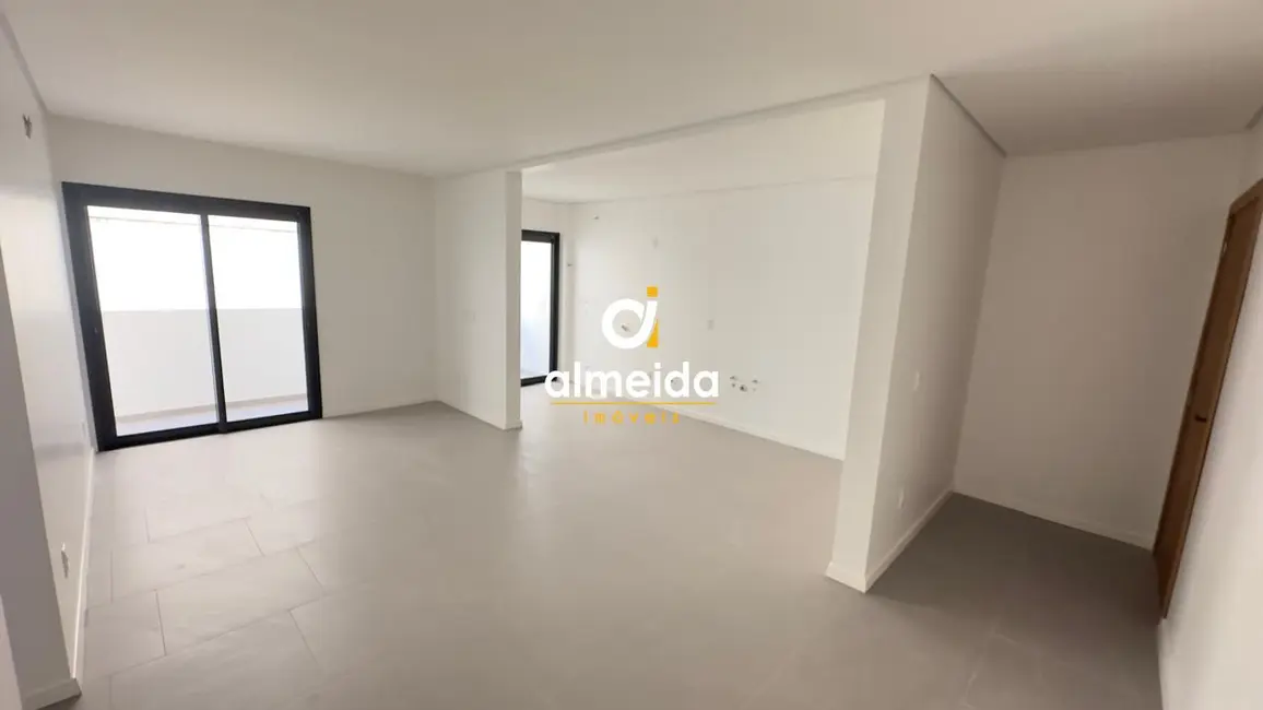 Foto 3 de Apartamento com 2 quartos à venda, 92m2 em Camobi, Santa Maria - RS