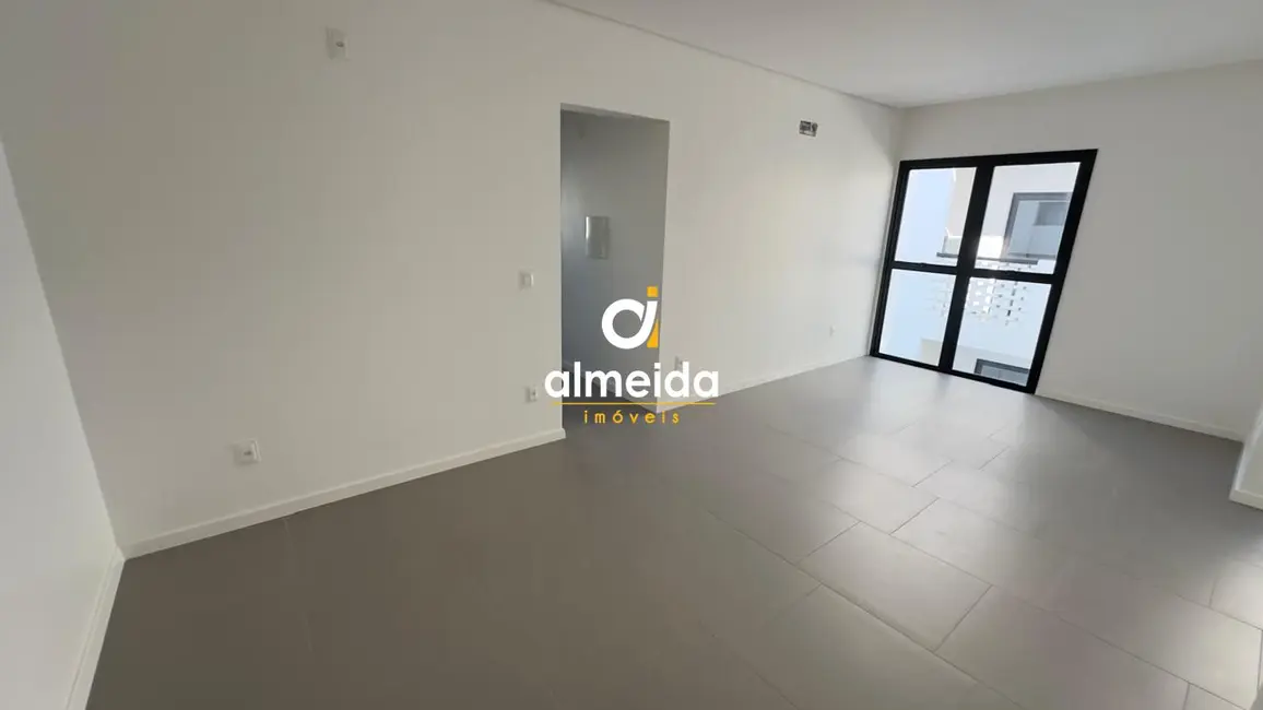 Foto 2 de Apartamento com 2 quartos à venda, 74m2 em Camobi, Santa Maria - RS