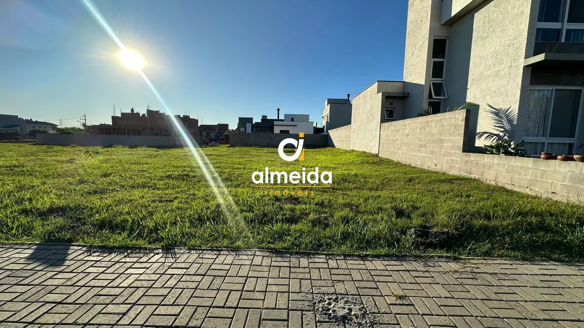 Foto 1 de Terreno / Lote à venda, 411m2 em Camobi, Santa Maria - RS