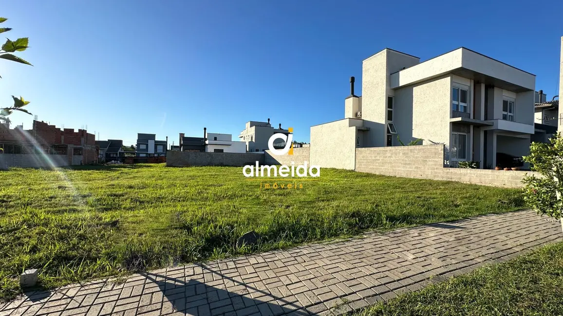 Foto 2 de Terreno / Lote à venda, 411m2 em Camobi, Santa Maria - RS