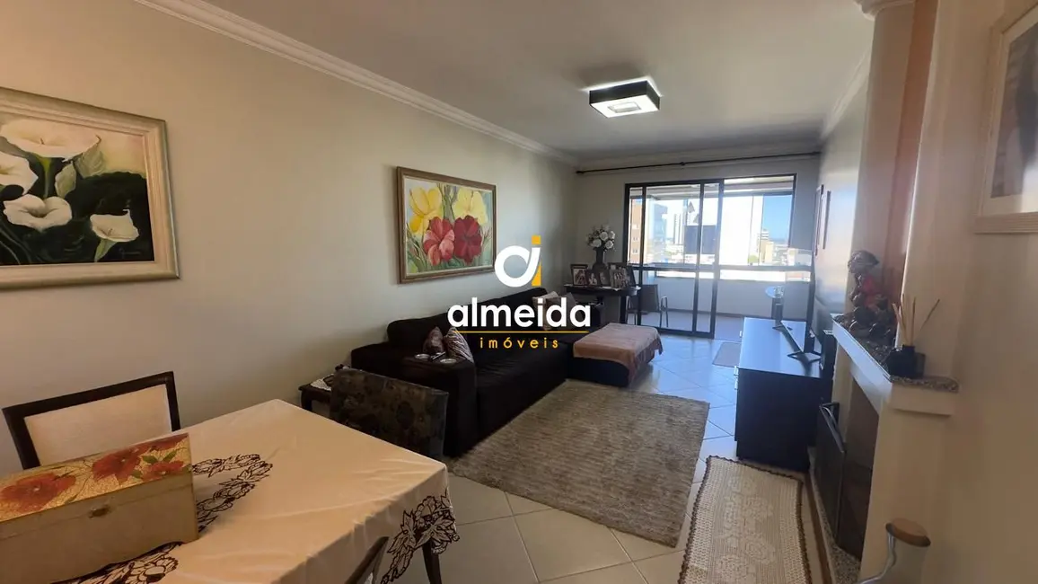 Foto 3 de Apartamento com 3 quartos à venda, 130m2 em Nossa Senhora de Fátima, Santa Maria - RS