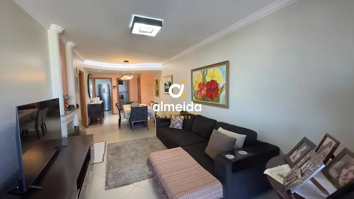 Foto 7 de Apartamento com 3 quartos à venda, 130m2 em Nossa Senhora de Fátima, Santa Maria - RS