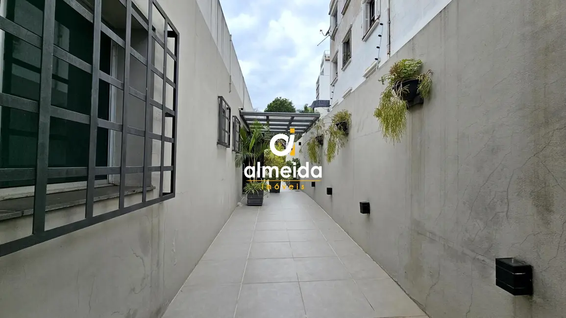 Foto 2 de Sala Comercial com 5 quartos para alugar, 134m2 em Centro, Santa Maria - RS