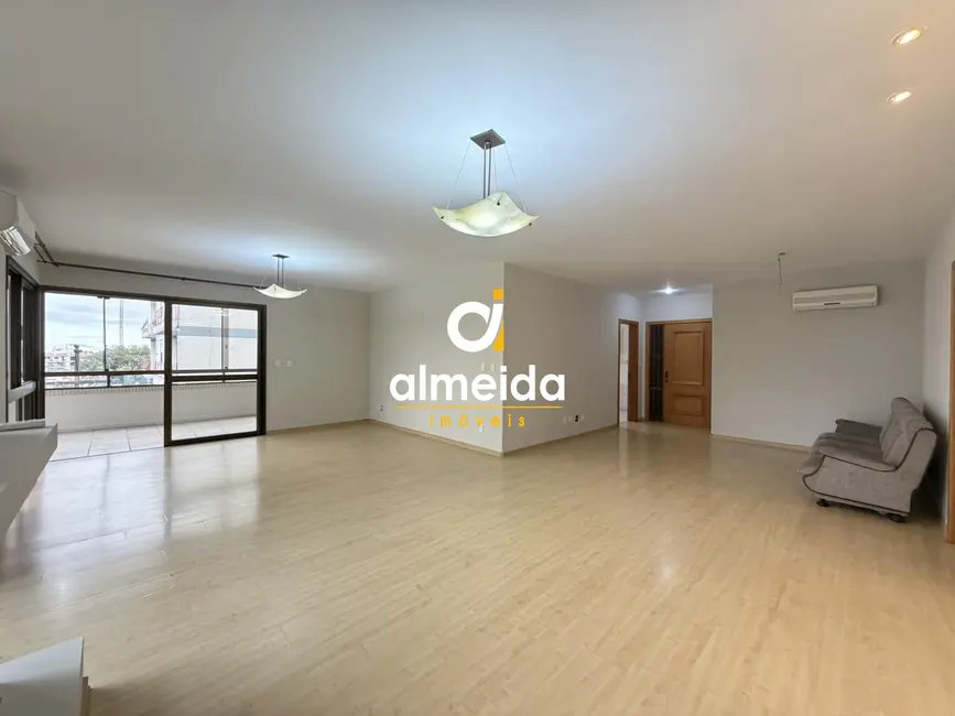 Apartamento com 3 quartos à venda, 183m2 em Centro, Santa Maria - RS - imagem 3 Foto 3 de Apartamento com 3 quartos à venda, 183m2 em Centro, Santa Maria - RS