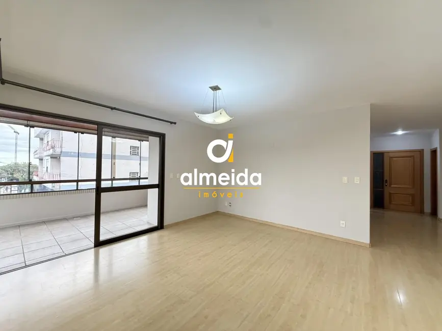 Apartamento com 3 quartos à venda, 183m2 em Centro, Santa Maria - RS - imagem 9 Foto 9 de Apartamento com 3 quartos à venda, 183m2 em Centro, Santa Maria - RS