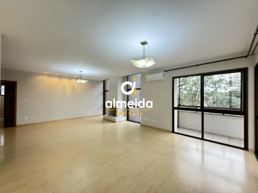 Apartamento com 3 quartos à venda, 183m2 em Centro, Santa Maria - RS - imagem 5 Foto 5 de Apartamento com 3 quartos à venda, 183m2 em Centro, Santa Maria - RS