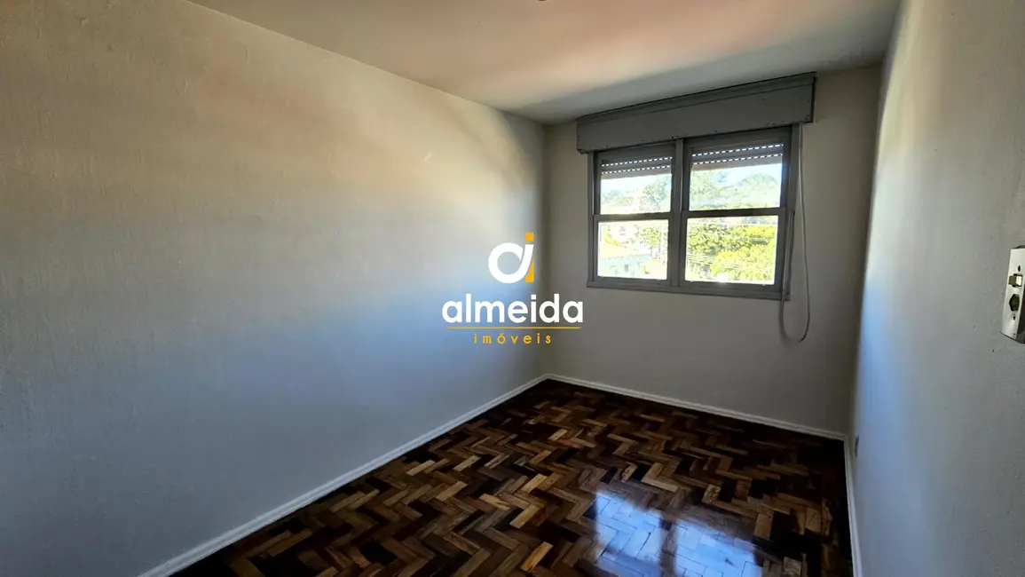 Foto 7 de Apartamento com 3 quartos à venda, 52m2 em Nossa Senhora de Lourdes, Santa Maria - RS