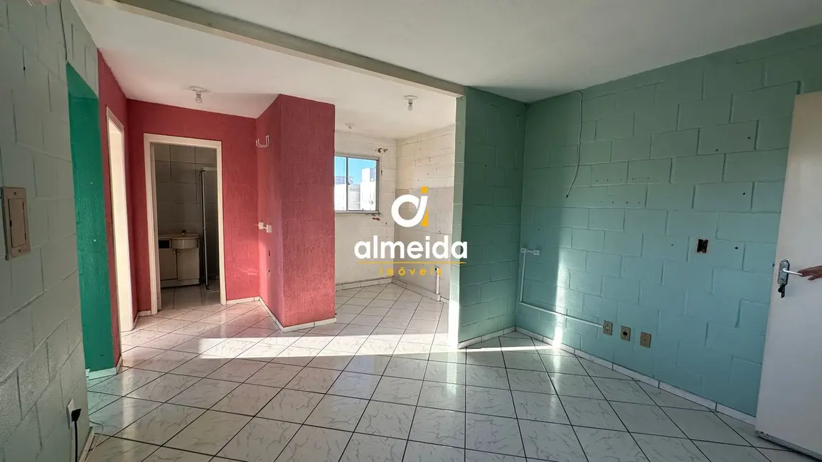 Foto 3 de Apartamento com 2 quartos à venda, 44m2 em Urlândia, Santa Maria - RS