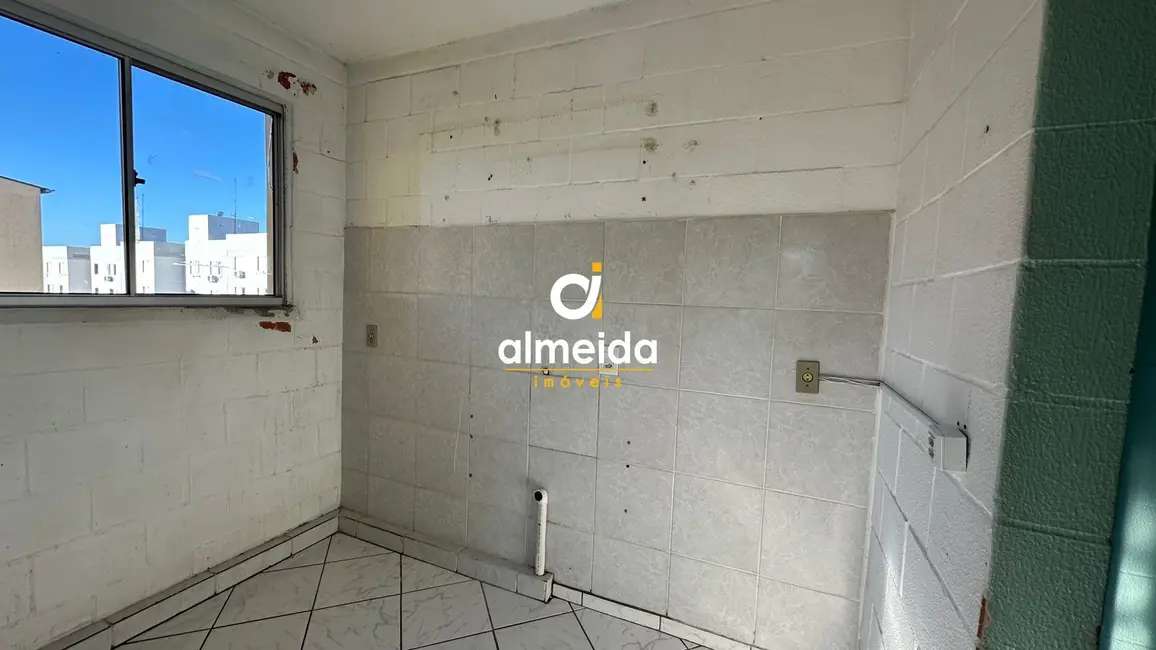 Foto 5 de Apartamento com 2 quartos à venda, 44m2 em Urlândia, Santa Maria - RS