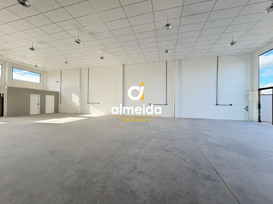 Armazém / Galpão com 1 quarto para alugar, 272m2 em Tomazetti, Santa Maria - RS - imagem 2 Foto 2 de Armazém / Galpão com 1 quarto para alugar, 272m2 em Tomazetti, Santa Maria - RS