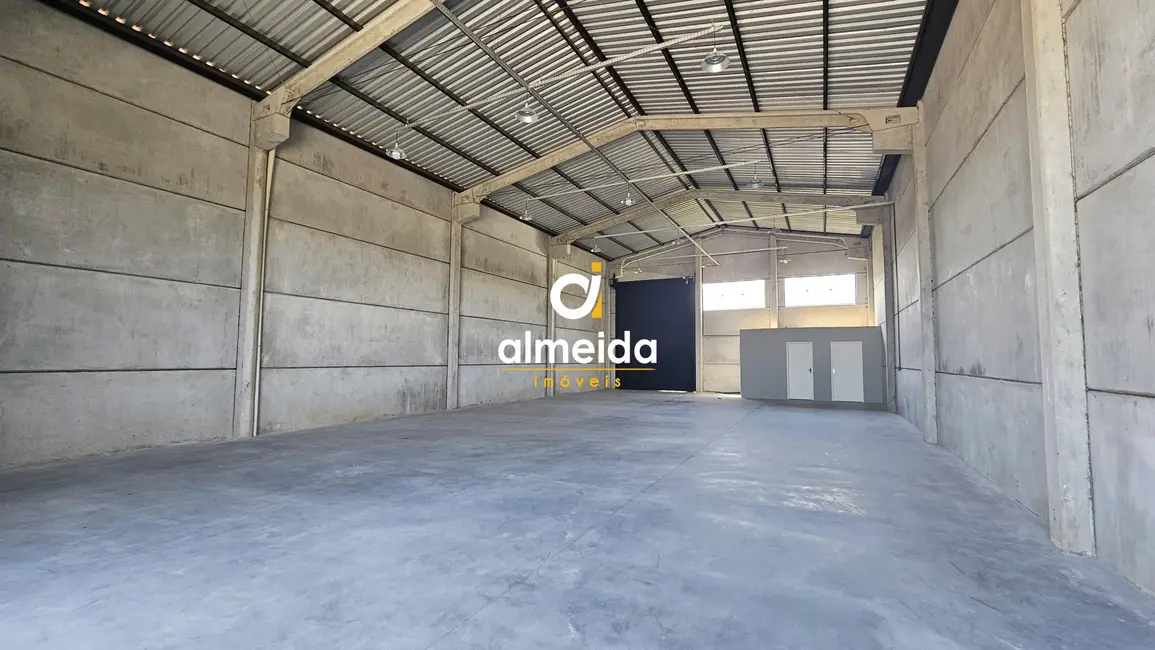Foto 6 de Armazém / Galpão com 1 quarto para alugar, 272m2 em Tomazetti, Santa Maria - RS