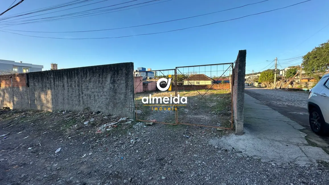 Foto 1 de Terreno / Lote à venda, 600m2 em Nossa Senhora Medianeira, Santa Maria - RS
