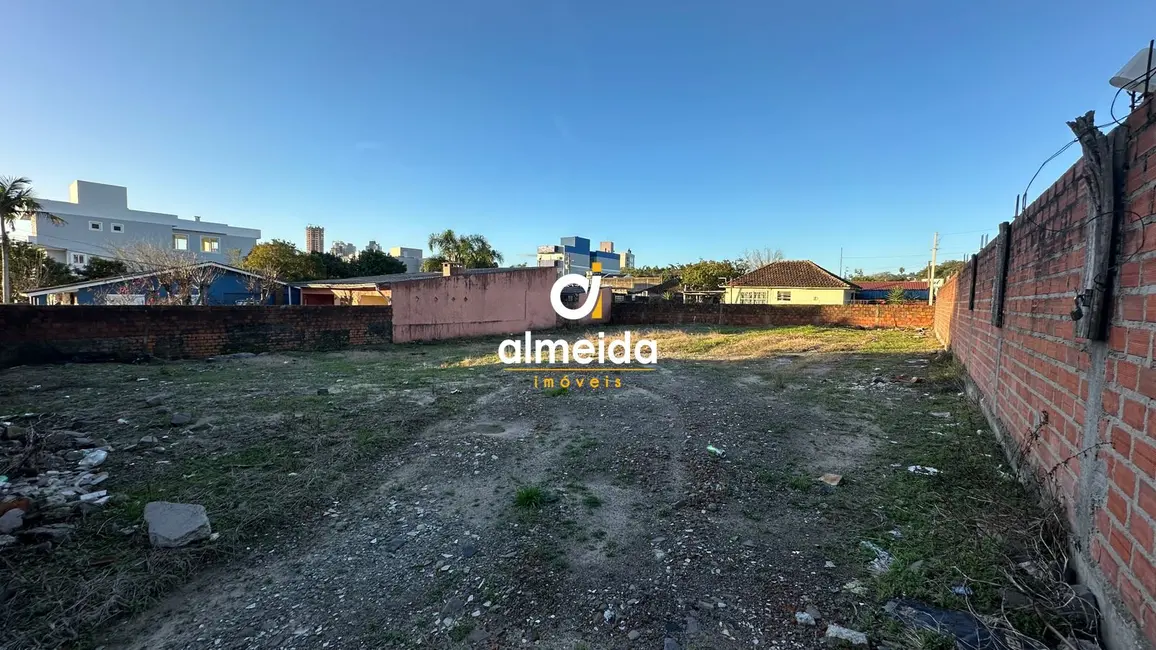 Foto 3 de Terreno / Lote à venda, 600m2 em Nossa Senhora Medianeira, Santa Maria - RS
