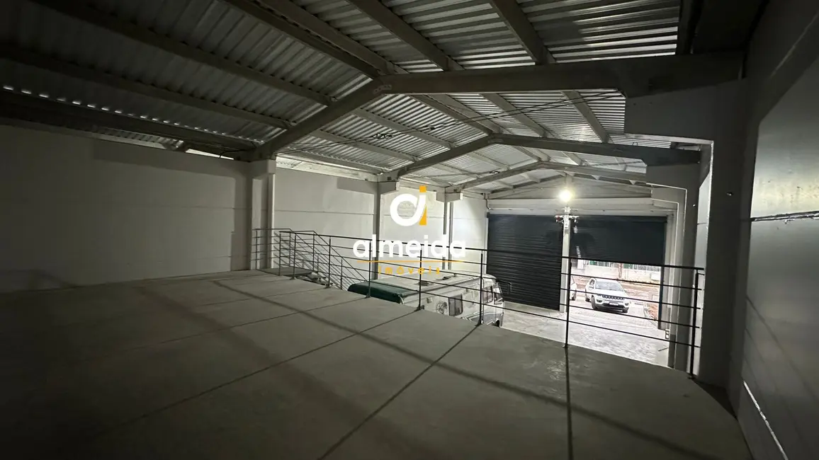 Armazém / Galpão com 1 quarto para alugar, 250m2 em Urlândia, Santa Maria - RS - imagem 9 Foto 9 de Armazém / Galpão com 1 quarto para alugar, 250m2 em Urlândia, Santa Maria - RS
