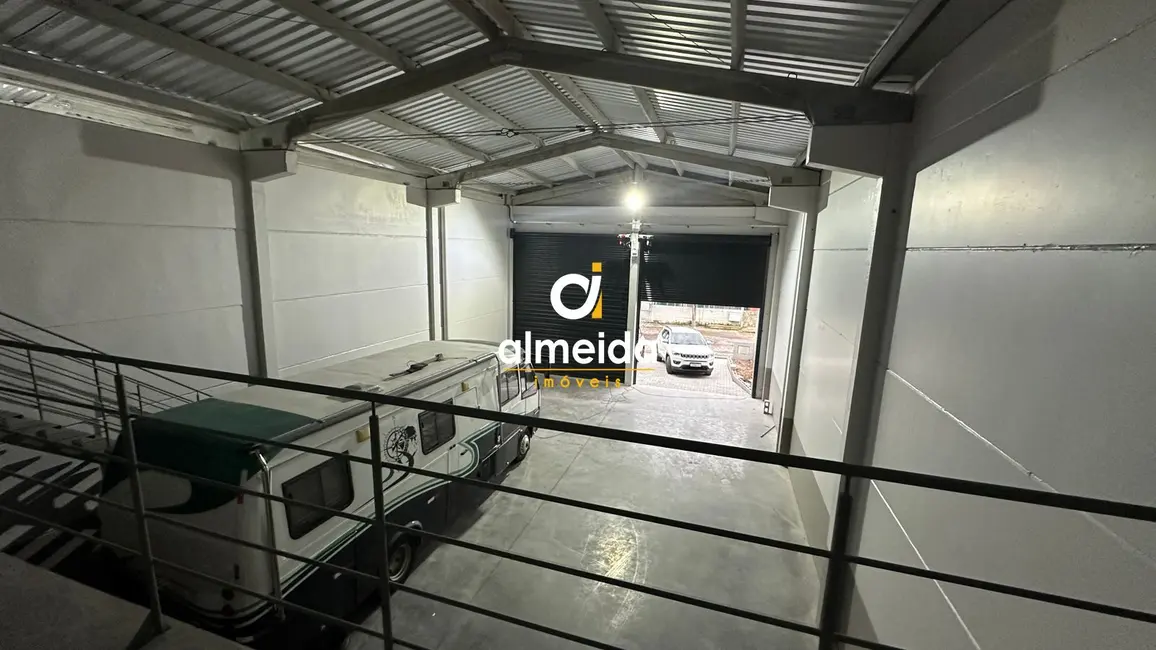 Armazém / Galpão com 1 quarto para alugar, 250m2 em Urlândia, Santa Maria - RS - imagem 8 Foto 8 de Armazém / Galpão com 1 quarto para alugar, 250m2 em Urlândia, Santa Maria - RS