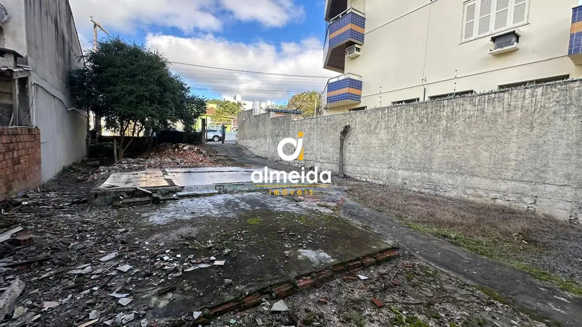 Terreno / Lote à venda, 370m2 em Nossa Senhora das Dores, Santa Maria - RS - imagem 5 Foto 5 de Terreno / Lote à venda, 370m2 em Nossa Senhora das Dores, Santa Maria - RS