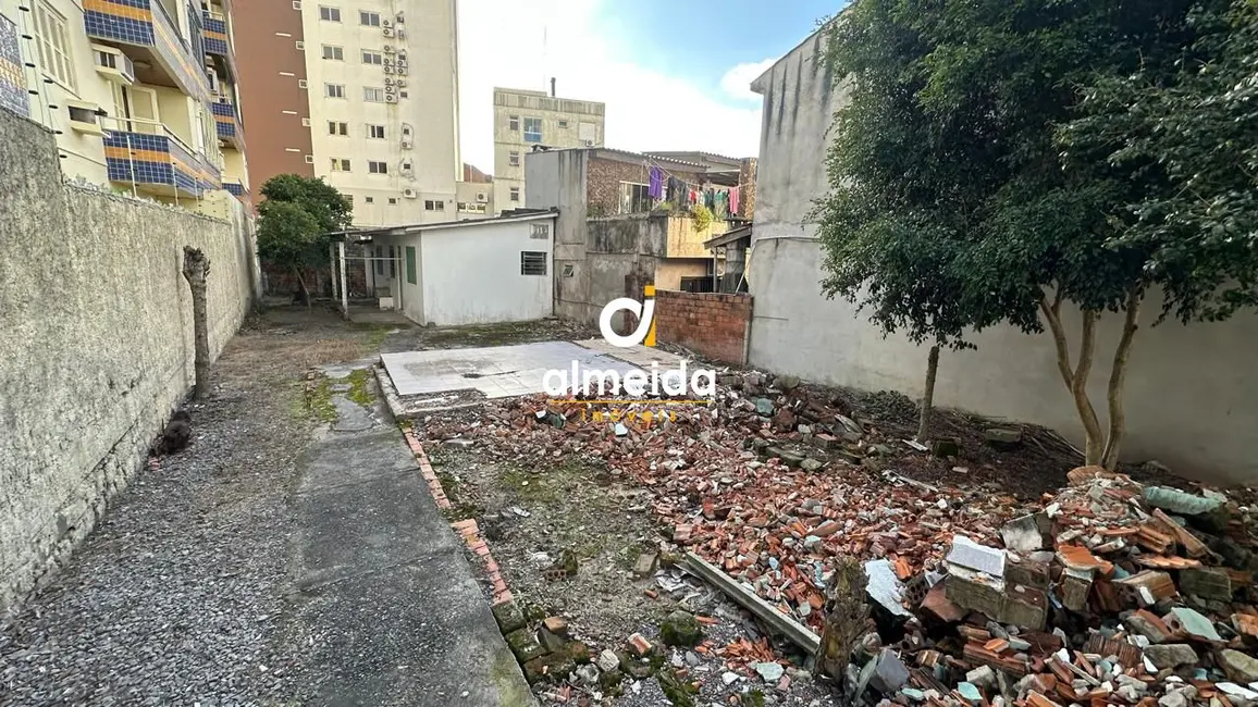 Terreno / Lote à venda, 370m2 em Nossa Senhora das Dores, Santa Maria - RS - imagem 4 Foto 4 de Terreno / Lote à venda, 370m2 em Nossa Senhora das Dores, Santa Maria - RS