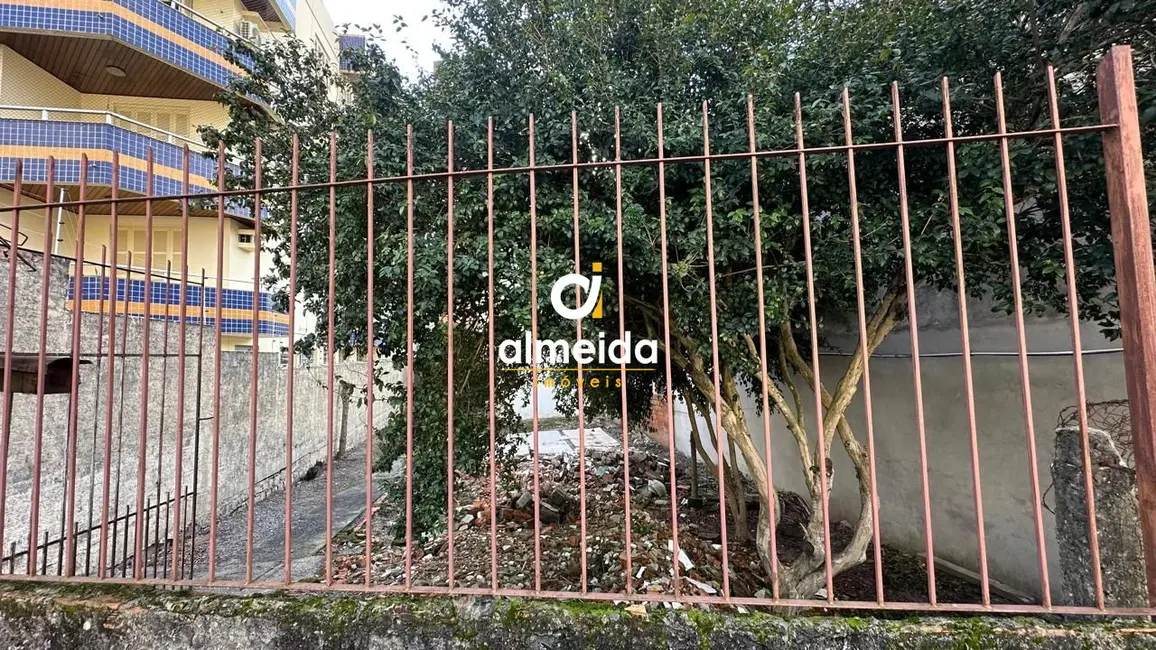 Terreno / Lote à venda, 370m2 em Nossa Senhora das Dores, Santa Maria - RS - imagem 1 Foto 1 de Terreno / Lote à venda, 370m2 em Nossa Senhora das Dores, Santa Maria - RS