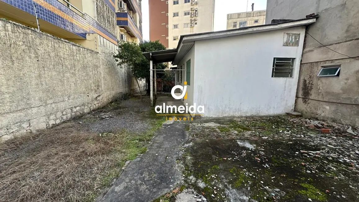 Terreno / Lote à venda, 370m2 em Nossa Senhora das Dores, Santa Maria - RS - imagem 9 Foto 9 de Terreno / Lote à venda, 370m2 em Nossa Senhora das Dores, Santa Maria - RS