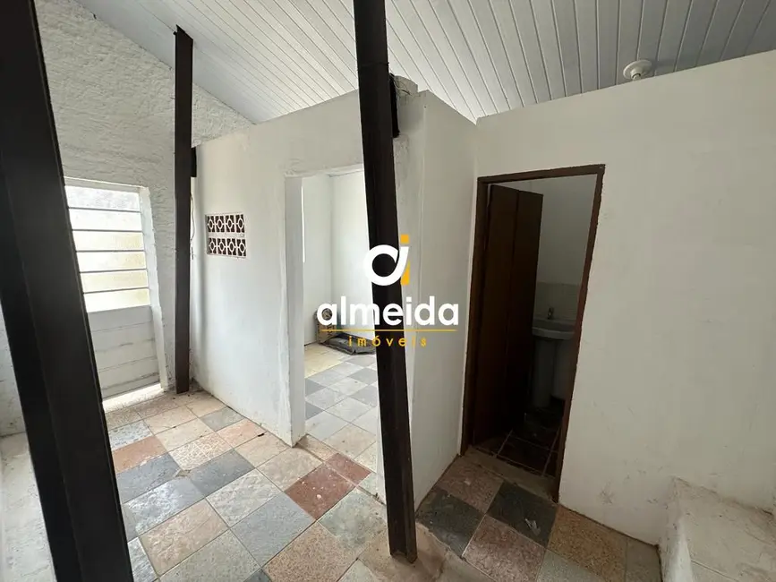 Foto 3 de Sala Comercial com 3 quartos para alugar, 112m2 em Nossa Senhora Medianeira, Santa Maria - RS