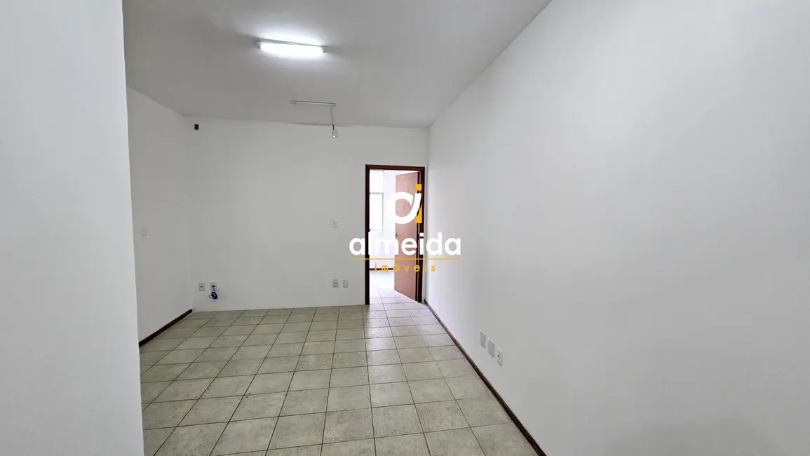 Sala Comercial com 1 quarto para alugar, 34m2 em Nossa Senhora das Dores, Santa Maria - RS - imagem 4 Foto 4 de Sala Comercial com 1 quarto para alugar, 34m2 em Nossa Senhora das Dores, Santa Maria - RS