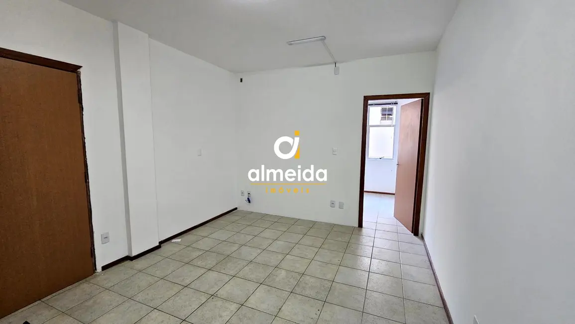 Sala Comercial com 1 quarto para alugar, 34m2 em Nossa Senhora das Dores, Santa Maria - RS - imagem 5 Foto 5 de Sala Comercial com 1 quarto para alugar, 34m2 em Nossa Senhora das Dores, Santa Maria - RS