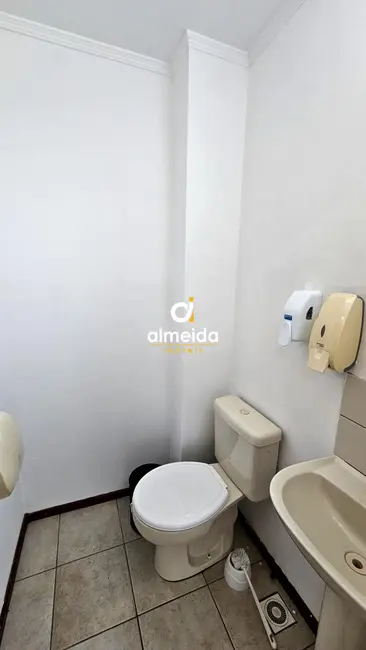 Sala Comercial com 2 quartos para alugar, 70m2 em Nossa Senhora das Dores, Santa Maria - RS - imagem 6 Foto 6 de Sala Comercial com 2 quartos para alugar, 70m2 em Nossa Senhora das Dores, Santa Maria - RS
