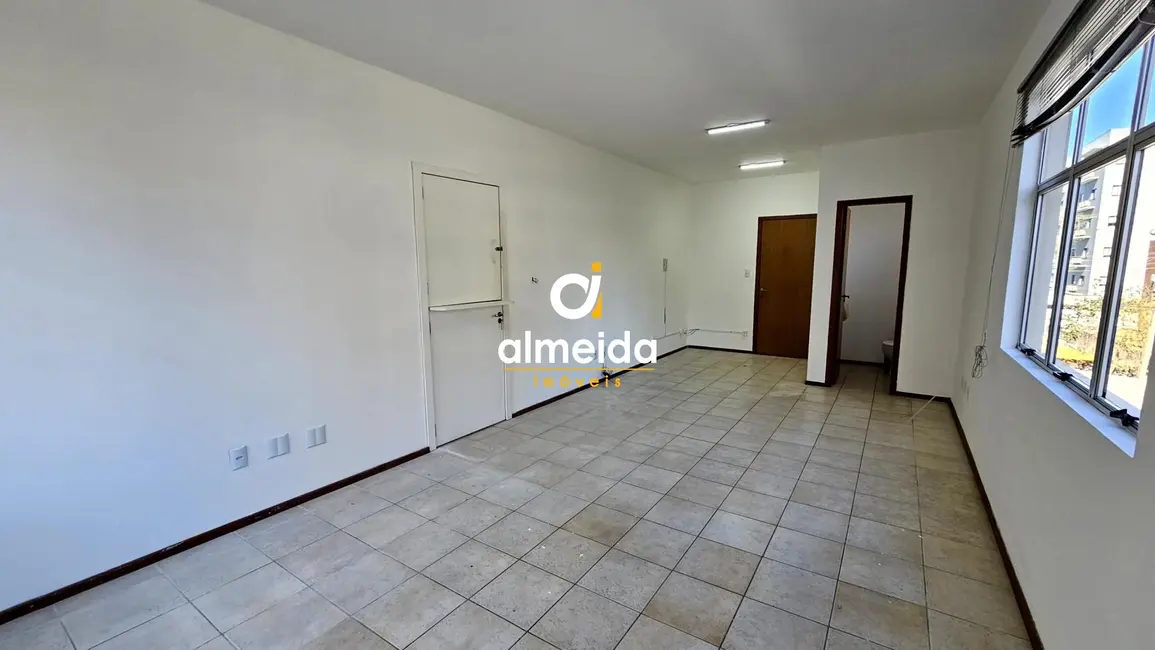 Sala Comercial com 2 quartos para alugar, 70m2 em Nossa Senhora das Dores, Santa Maria - RS - imagem 4 Foto 4 de Sala Comercial com 2 quartos para alugar, 70m2 em Nossa Senhora das Dores, Santa Maria - RS
