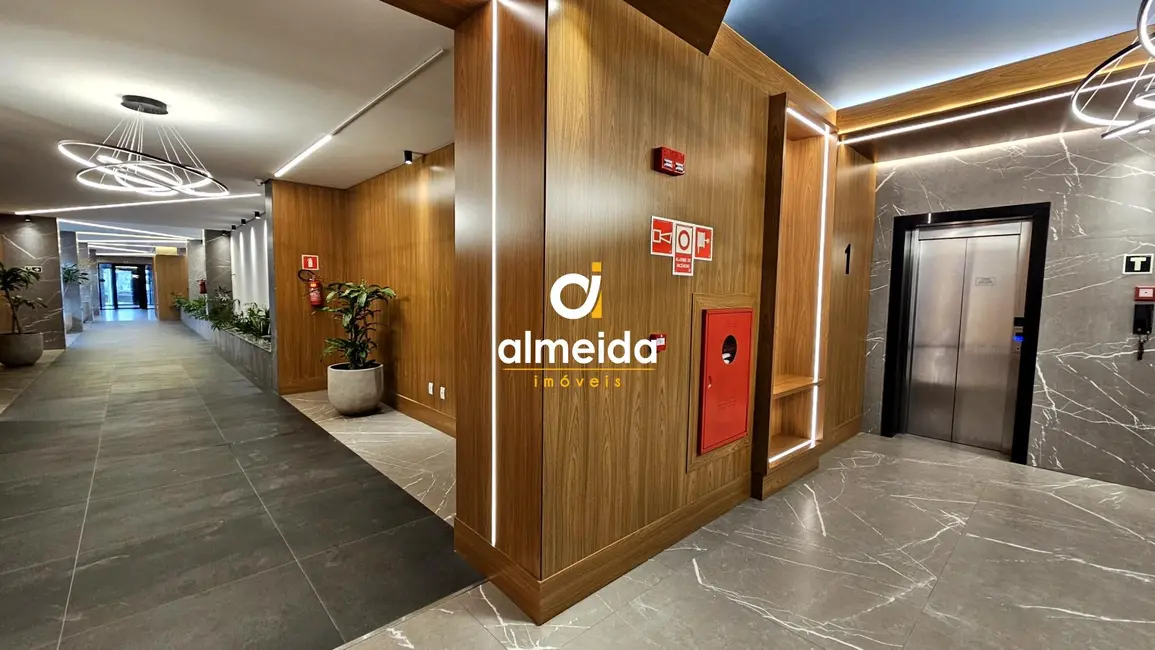 Foto 8 de Apartamento com 3 quartos à venda, 193m2 em Nossa Senhora Medianeira, Santa Maria - RS