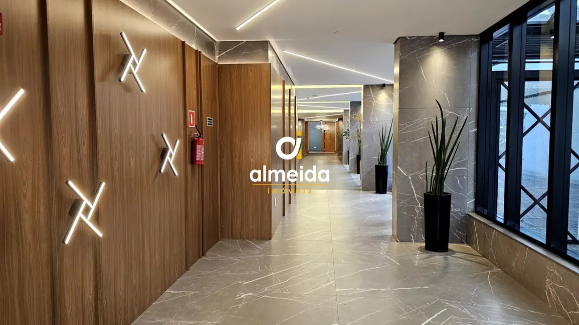 Foto 3 de Apartamento com 3 quartos à venda, 193m2 em Nossa Senhora Medianeira, Santa Maria - RS