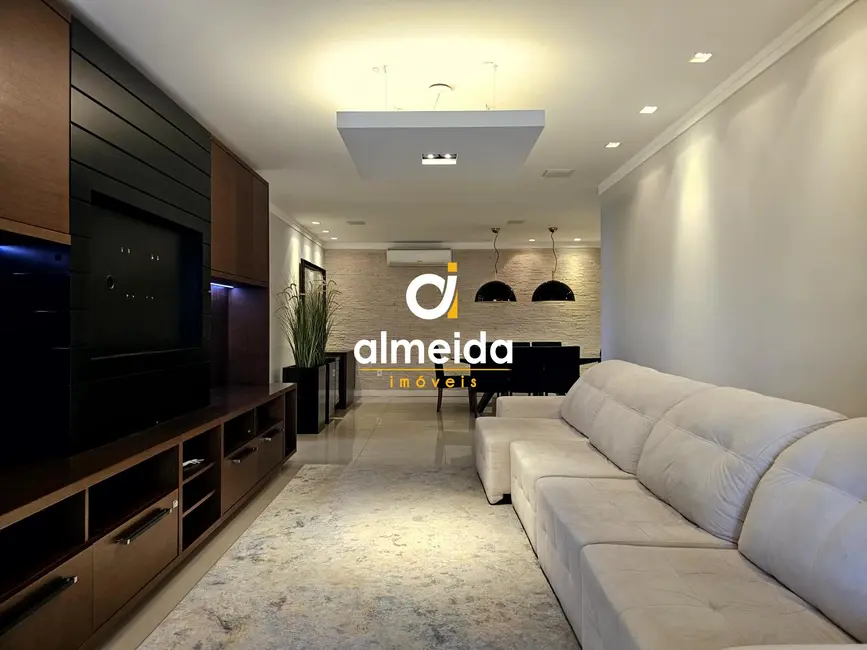 Foto 9 de Apartamento com 3 quartos à venda, 140m2 em Nossa Senhora de Lourdes, Santa Maria - RS