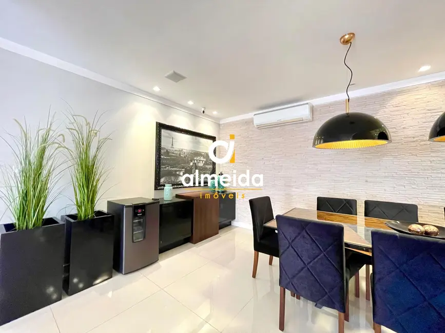 Apartamento com 3 quartos à venda, 140m2 em Nossa Senhora de Lourdes, Santa Maria - RS - imagem 7 Foto 7 de Apartamento com 3 quartos à venda, 140m2 em Nossa Senhora de Lourdes, Santa Maria - RS