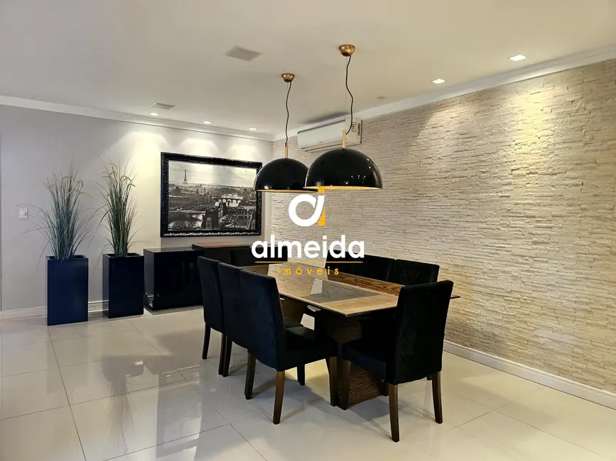 Foto 2 de Apartamento com 3 quartos à venda, 140m2 em Nossa Senhora de Lourdes, Santa Maria - RS