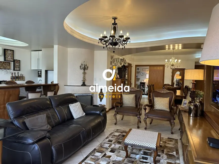Foto 4 de Apartamento com 3 quartos à venda, 137m2 em Nossa Senhora de Lourdes, Santa Maria - RS